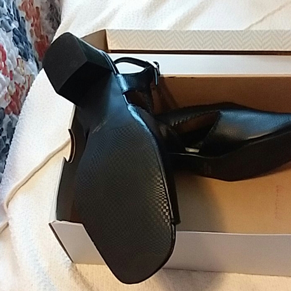 Shoes - Picture 3 of 4